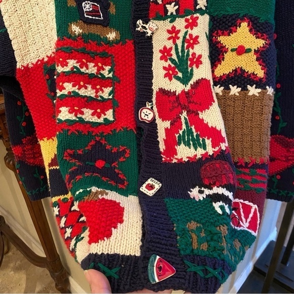 Vintage EAGLE’S EYE 1995 Hand Knit Fun Buttons & Graphic Cardigan Sweater-Large - Picture 5 of 9